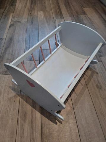 poppenbedje beschikbaar voor biedingen