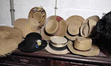 CHAPEAU ANCIEN  disponible aux enchères