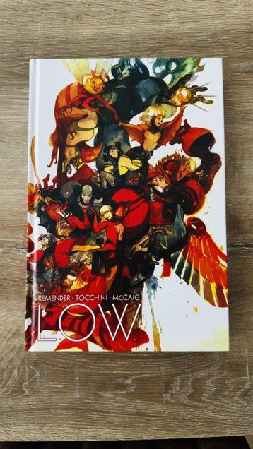Low Deluxe Hardcover - Rick Remender & Greg Tocchini beschikbaar voor biedingen