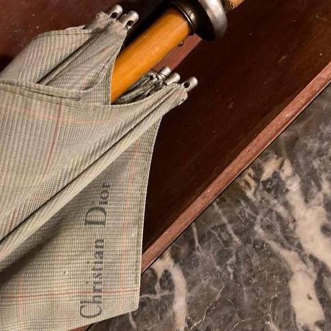 Paraplu Christian Dior, Handtassen en Accessoires, Paraplu's, Zo goed als nieuw, Ophalen of Verzenden
