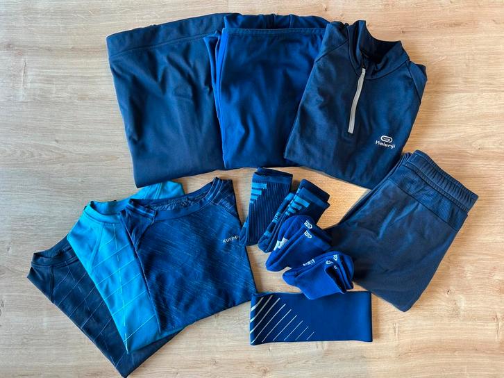 Pakket kleding voor atletiek/hardlopen voor kinderen 7-8jaar, Sport en Fitness, Loopsport en Atletiek, Gebruikt, Kleding, Hardlopen