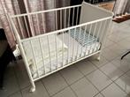 babybed, Kinderen en Baby's, Kinderkamer | Bedden, Ophalen, Zo goed als nieuw, Minder dan 140 cm, Matras