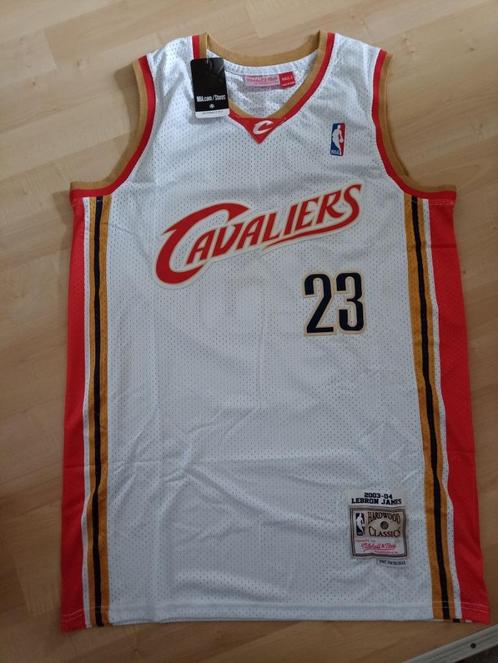 Cleveland Cavaliers Retro Jersey James maat: L, Sports & Fitness, Basket, Neuf, Vêtements, Envoi