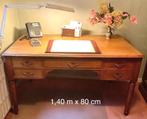 Vintage bureau uit massief hout met handige lades, Huis en Inrichting, Bureaus, Gebruikt, Ophalen, Bureau