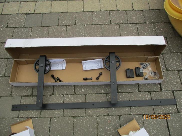 schuifdeursysteem, Doe-het-zelf en Bouw, Raamkozijnen en Schuifdeuren, Nieuw, Overige typen, Metaal, Minder dan 75 cm, Minder dan 75 cm
