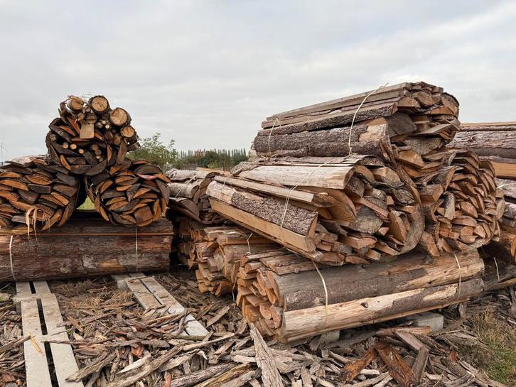 Brandhout met weinig klief werk, Tuin en Terras, Brandhout, Takken, Overige houtsoorten, 6 m³ of meer, Ophalen
