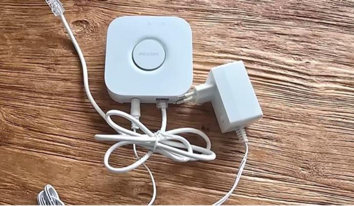 Philips Hue bridge V2, Huis en Inrichting, Lampen | Spots, Gebruikt, Ophalen