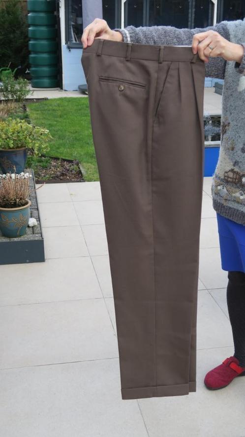 Bruine herenbroek, merk Via Cortesa, Kleding | Heren, Broeken en Pantalons, Zo goed als nieuw, Overige maten, Bruin, Ophalen