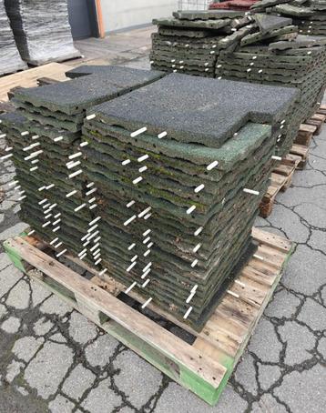 rubbertegels 3 cm dik beschikbaar voor biedingen