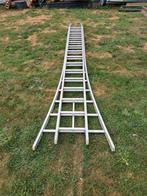 Ladder 2  15 treden, Doe-het-zelf en Bouw, Ladders en Trappen, Ophalen, Zo goed als nieuw, Ladder