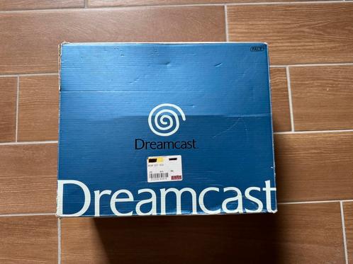 Sega Dreamcast en boîte + 11 jeux, Games en Spelcomputers, Spelcomputers | Sega, Gebruikt, Saturn of Dreamcast, Met 2 controllers