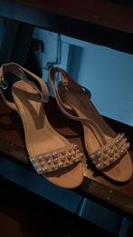 Trouwshoenen, Enlèvement, Comme neuf