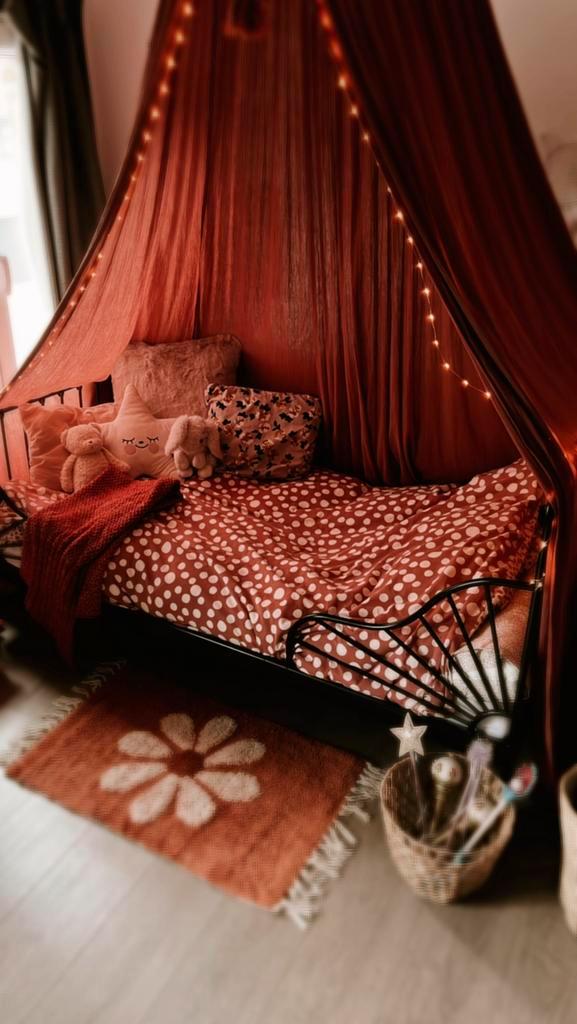 Meegroeibed Ikea Minnen Zwart, Kinderen en Baby's, Kinderkamer | Bedden, Gebruikt, 180 cm of meer, 70 tot 85 cm, Lattenbodem, Matras