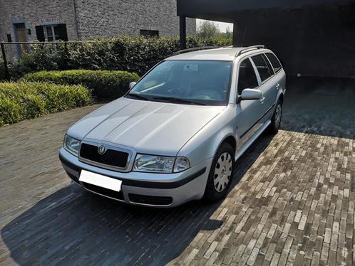 Skoda Octavia Combi, Autos, Skoda, Particulier, Octavia, Diesel, Euro 4, Break, 5 portes, Boîte manuelle, Argent ou Gris, Gris