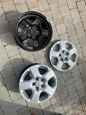 Opel stalen velgen + wieldoppen , 2 stuks beschikbaar voor biedingen