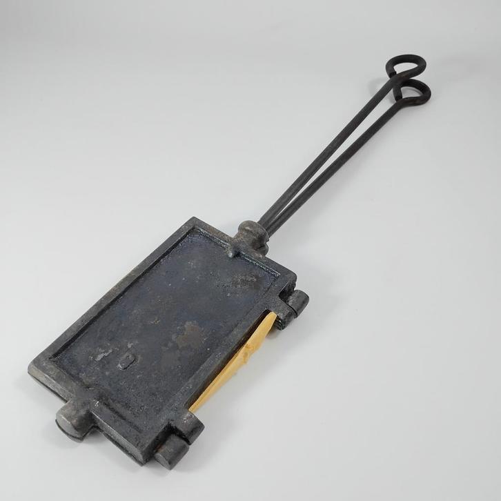 Oude wafelvorm uit Luik  België, Antiek en Kunst, Antiek | Keukengerei, Ophalen of Verzenden