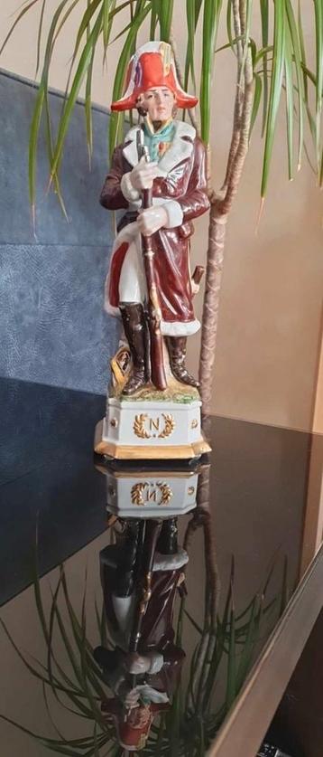 Antieke beeld.Ney Napoleontische officier.

 beschikbaar voor biedingen