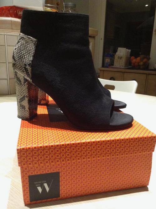 Chaussures VANESSA W. Taille 38 Cuir, Kleding | Dames, Schoenen, Zo goed als nieuw, Pumps, Zwart, Ophalen of Verzenden