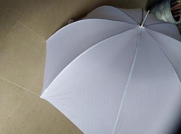 witte paraplu - trouwparaplu beschikbaar voor biedingen