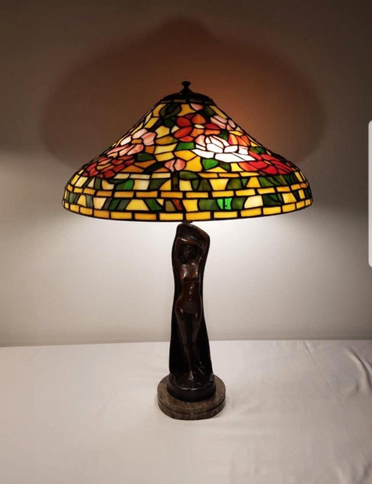 Lampe ancienne style Tiffany (h 65 cm) – pied figuratif, Maison & Meubles, Lampes | Lampes de table, Utilisé, 50 à 75 cm, Verre