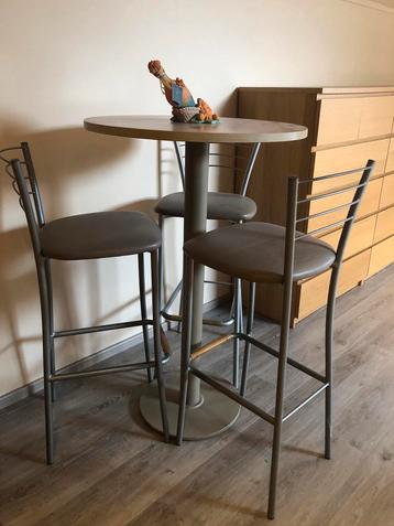 Bar(party)tafel met 3 stoelen