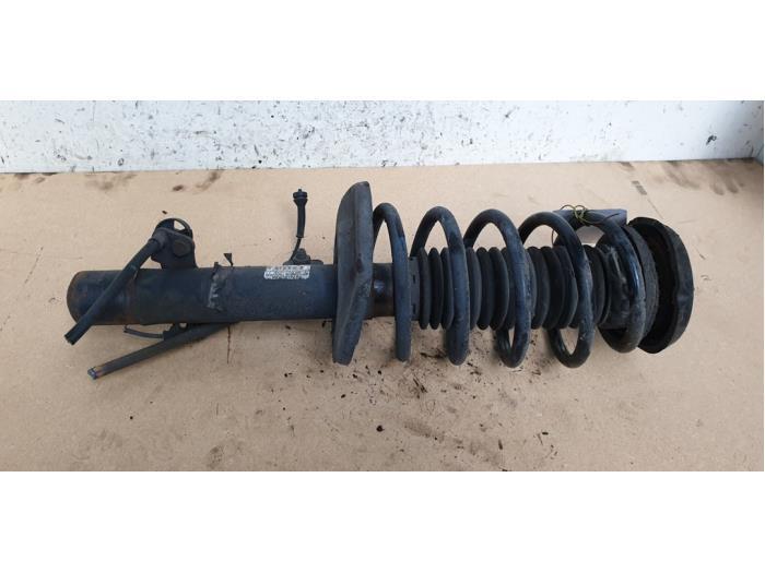 Barre amortisseur avant droit d'un Peugeot 207, Autos : Pièces & Accessoires, Suspension & Châssis, Peugeot, Utilisé, 3 mois de garantie