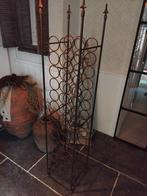 gietijzeren wijnrek met licht roestige uitstraling, Ophalen, Zo goed als nieuw