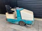 Tennant 355 kubota diesel, Tuin en Terras, Veegmachines, Ophalen, Zo goed als nieuw