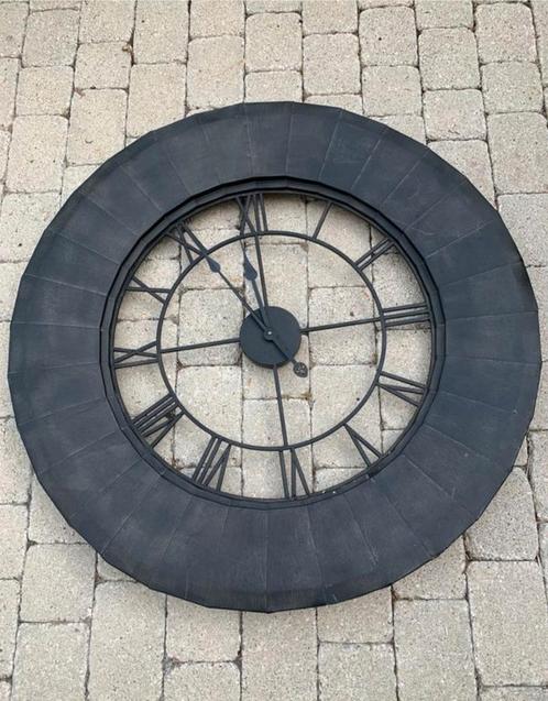 Xxl prachtig metalen groot wandklokhorloge, Huis en Inrichting, Woonaccessoires | Klokken, Zo goed als nieuw, Ophalen of Verzenden