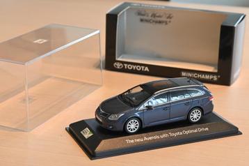 Toyota Avensis wagon schaalmodel 1/43 Minichamps