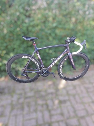‍️ Look 695 – Ultegra Di2 – Carbon wielen

Topklasse carb beschikbaar voor biedingen
