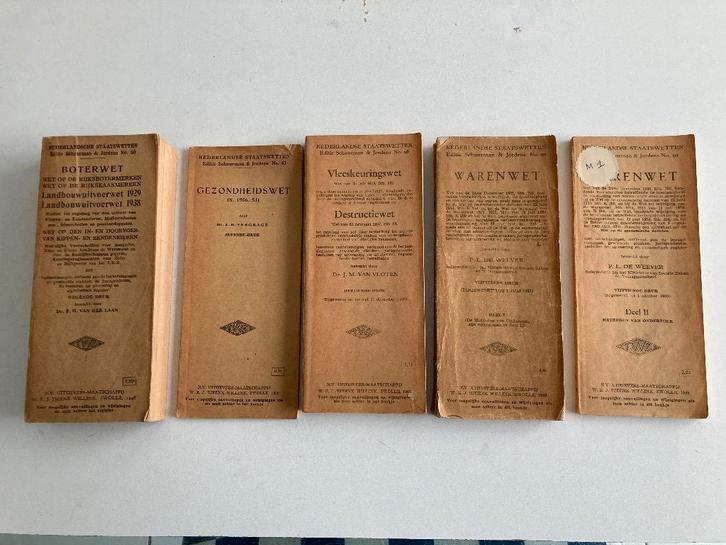 5 Oude juridische wetboekje ( Boterwet, Vleeskeuringswet, .), Antiek en Kunst, Antiek | Boeken en Manuscripten, Ophalen of Verzenden