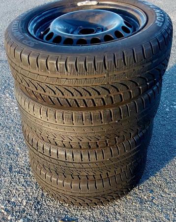 Pneus hiver Bridgestone 185/60-15 avec jantes Opel Corsa D disponible aux enchères