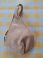 Beige lederen rugtas, Handtassen en Accessoires, Tassen | Rugtassen, Ophalen of Verzenden, Zo goed als nieuw