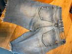 Afgesneden jeansbroeken, Ophalen, Zo goed als nieuw
