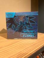SEALED: Phantasmal Flames Elite Trainer Box (etb), Ophalen of Verzenden, Nieuw, Speeldeck, Foil