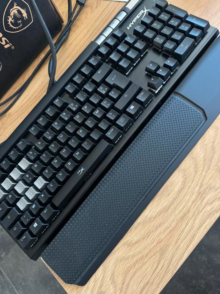 Gaming toetsenbord Alloy Elite RGB HyperX, Computers en Software, Toetsenborden, Zo goed als nieuw, Gaming toetsenbord, Ophalen of Verzenden
