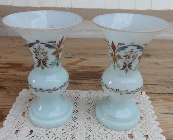 2 Antieke opaline vazen, leuk voor de herfst, Antiek en Kunst, Antiek | Glaswerk en Kristal, Ophalen of Verzenden