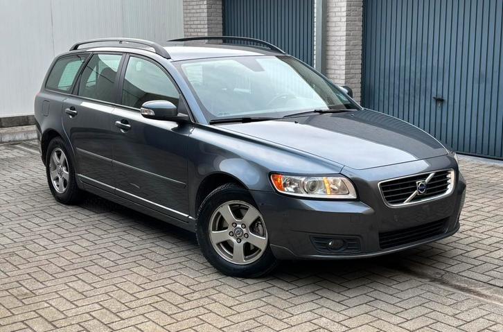 Volvo v50 euro5 2008, Autos, Camions, Entreprise, ABS, Airbags, Air conditionné, Conduite autonome, Bluetooth, Ordinateur de bord