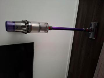V11 dyson steelstofzuiger beschikbaar voor biedingen