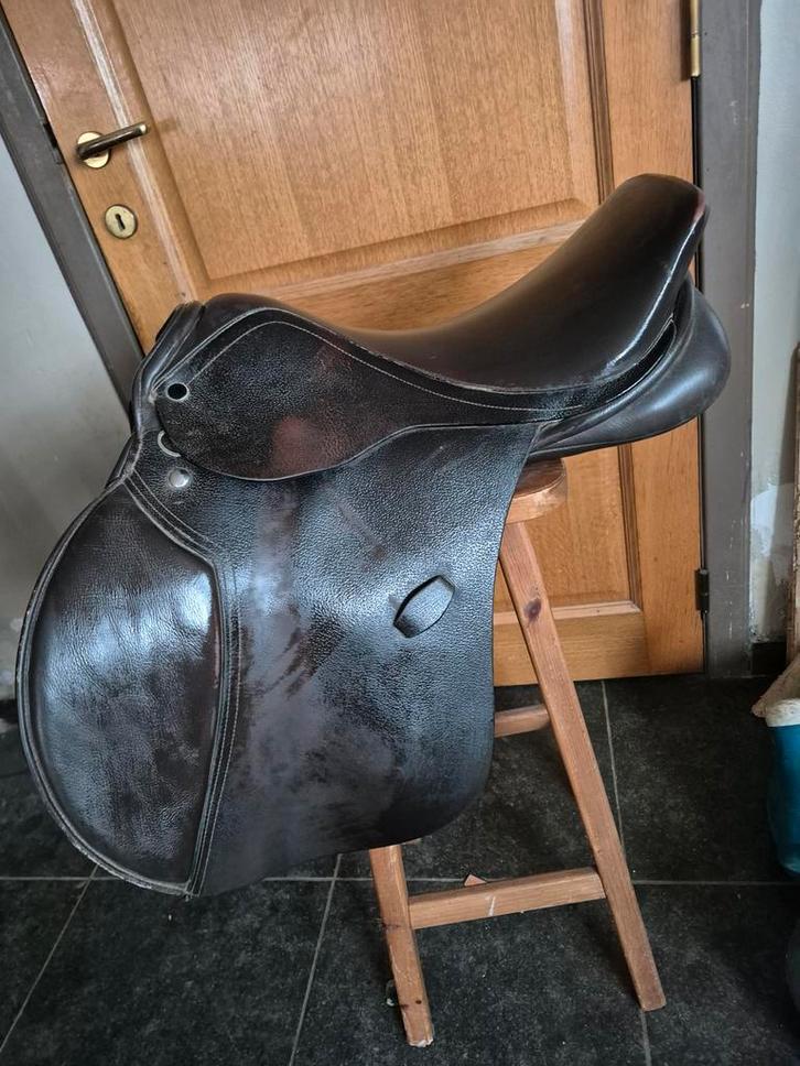 Bruin Springzadel, Dieren en Toebehoren, Paarden en Pony's | Zadels, Zo goed als nieuw, Springen, Ophalen