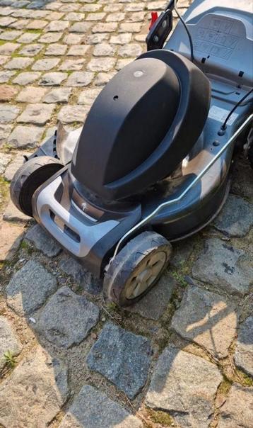 Zelftrekkende elektrische grasmaaier SENTAR SE 48 TM, Tuin en Terras, Ophalen, Gebruikt, Elektrische grasmaaier, Opvangbak