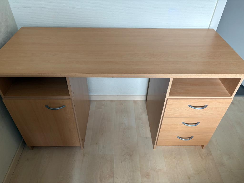 Bureau 140 x 60, Huis en Inrichting, Bureaus, Gebruikt, Schoolbureau, Natuurlijk, Hout, Beige, Demontabel, Opbergruimte, Ophalen