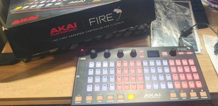 Akai fire midi controller voor fl studio, Musique & Instruments, Équipement Midi, Enlèvement