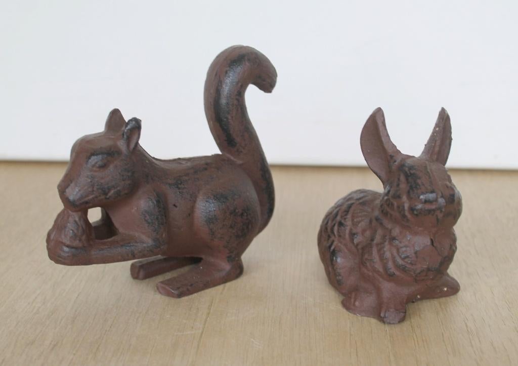 Écureuil et lapin en fonte, jolie déco :-), Enlèvement ou Envoi, Comme neuf, Métal, Animal