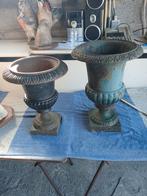 2 gietijzeren tuinvazen, Enlèvement