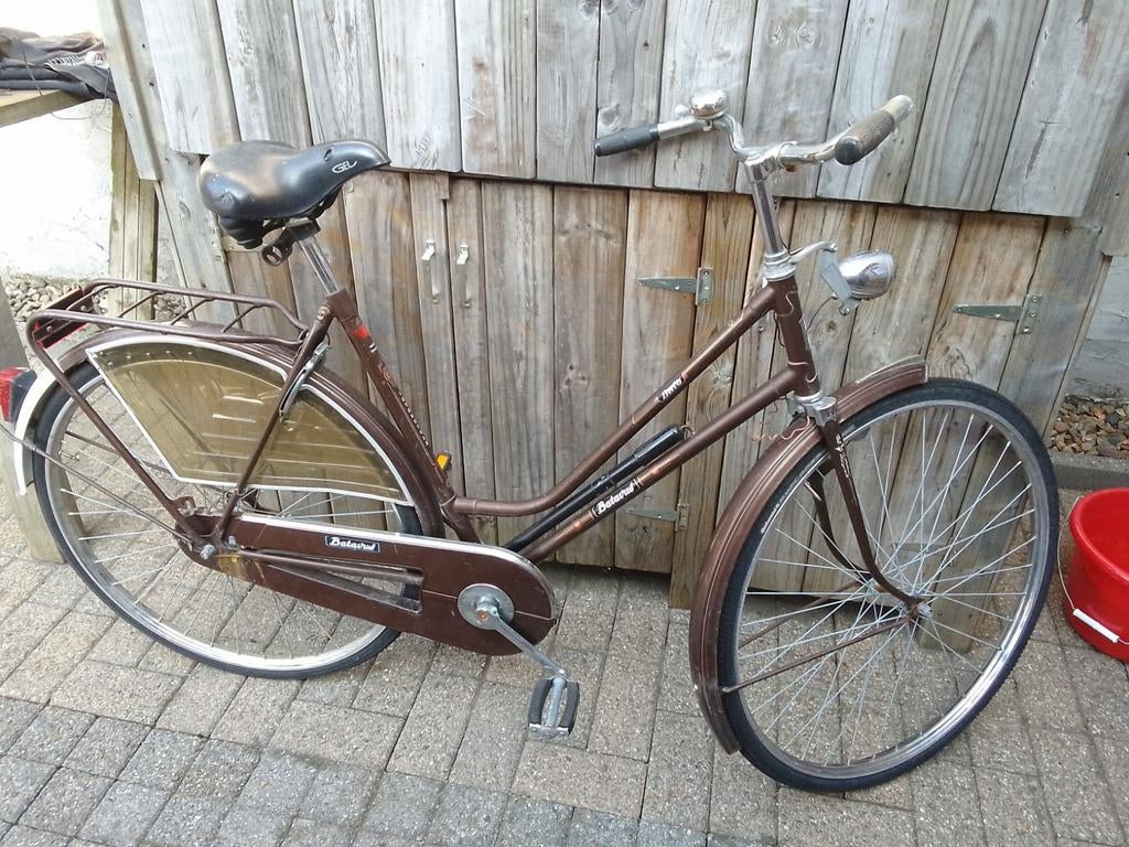 Batavus damesfiets, Ophalen