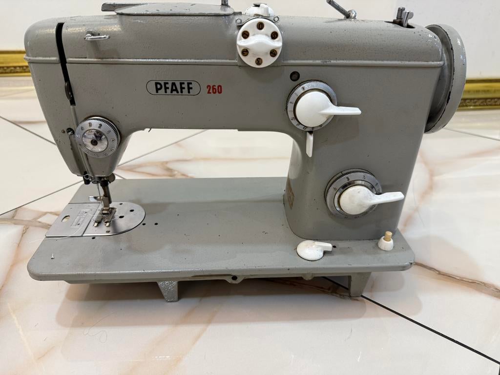 Machine a coudre professionnel Pfaff, Hobby & Loisirs créatifs, Machines à coudre & Accessoires, Enlèvement, Utilisé, Machine à coudre