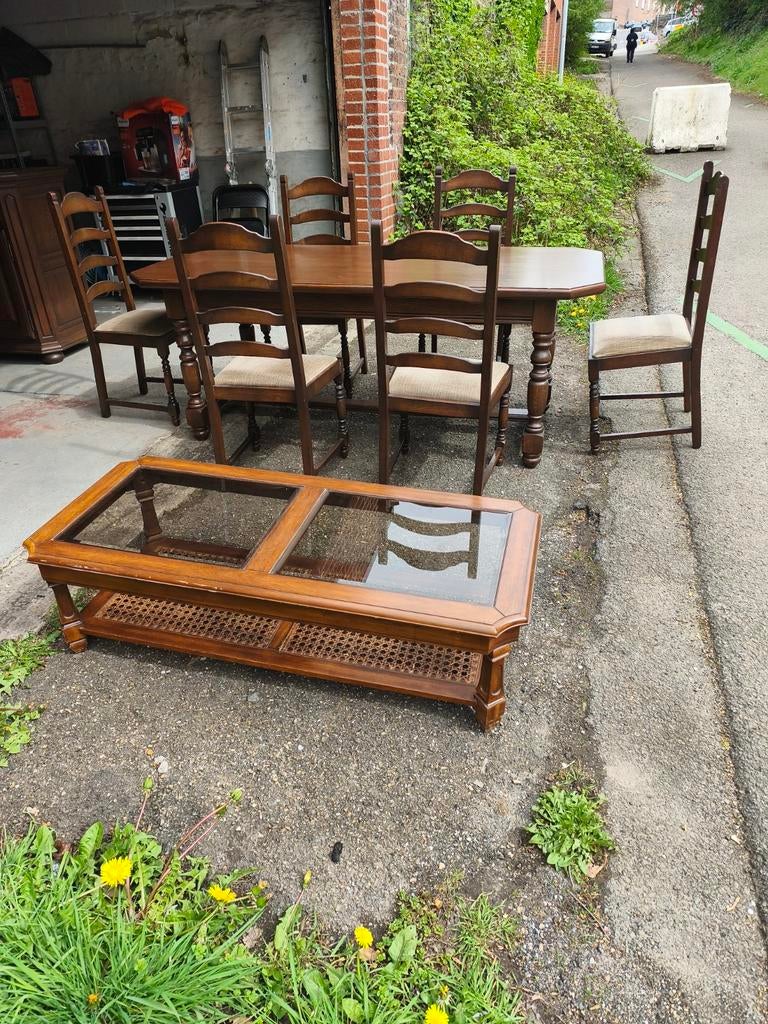 Salle a manger, Enlèvement