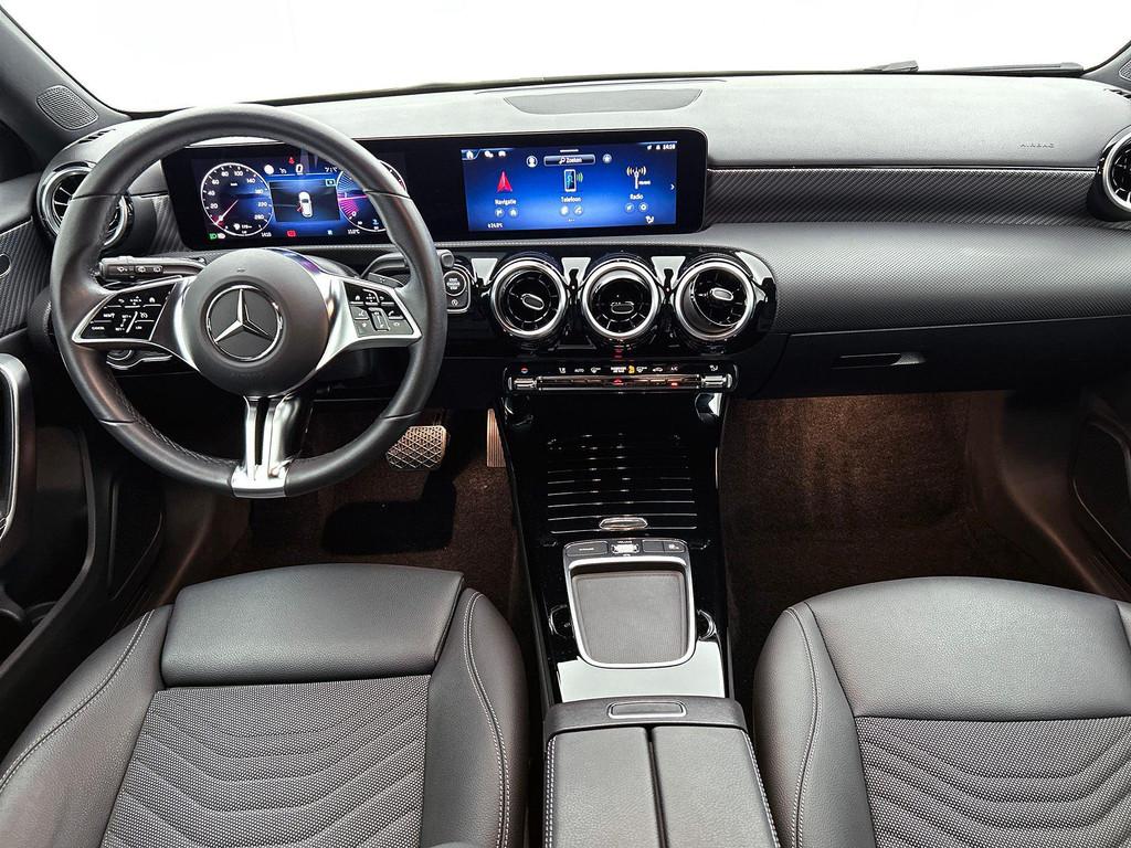 Mercedes-Benz A-Klasse 180 D Hatchback Business Line Smartph, Achat, Entreprise, 116 ch, Entretenue par le concessionnaire